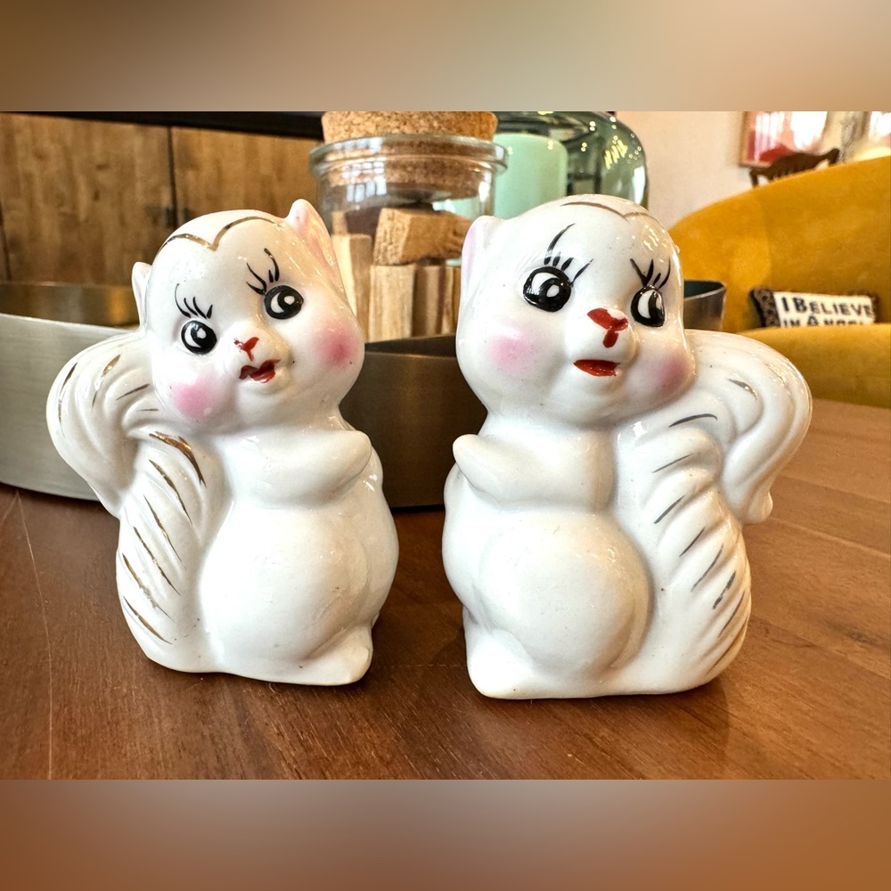Vintage Squirrel Salt and Pepper Shakers - Picture 2 of 8